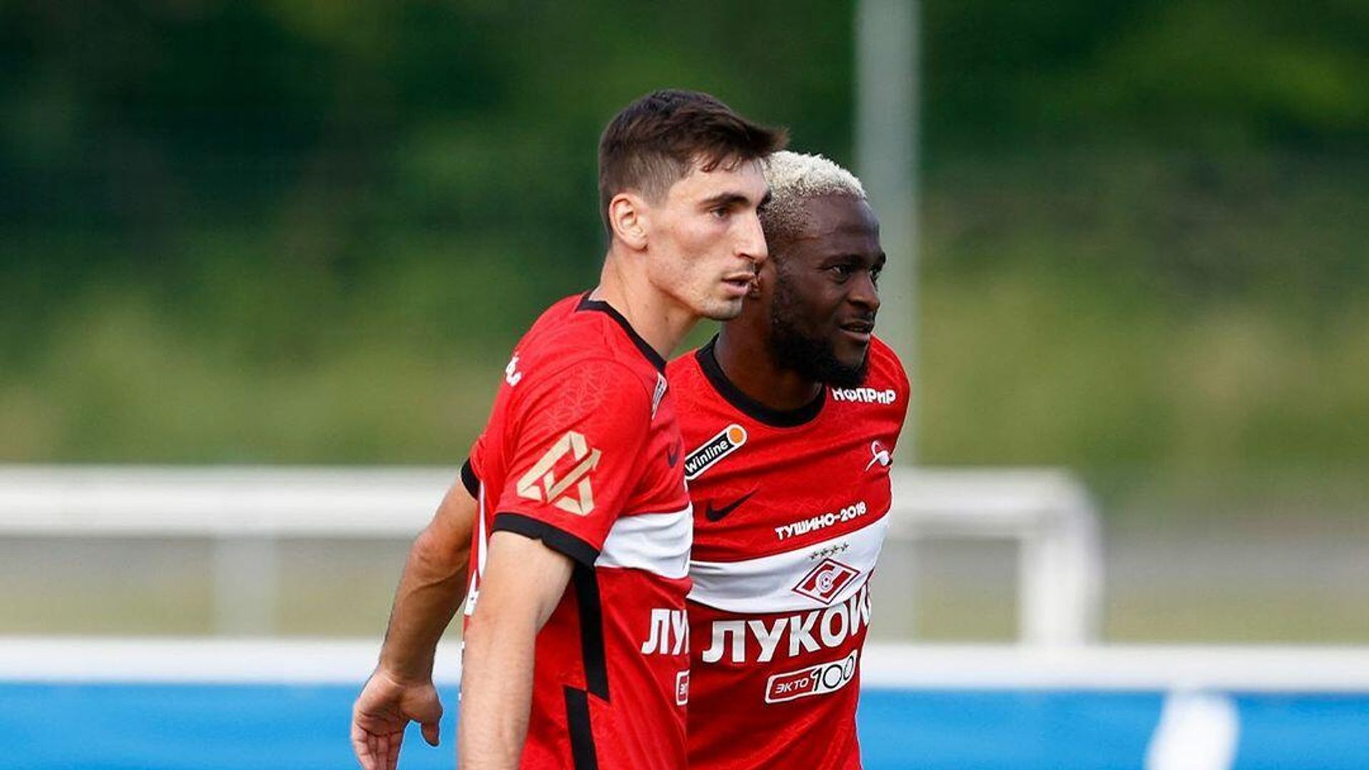 Игроки Спартака Зелимхан Бакаев и Виктор Мозес Игроки Спартака Зелимхан Бакаев и Виктор Мозес - РИА Новости, 1920, 05.07.2021