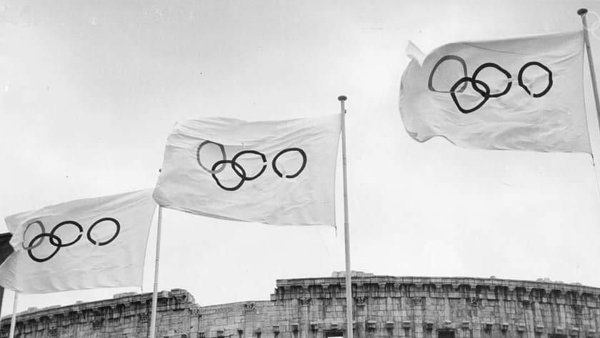 Олимпийские флаги у Колизея, 1960 год Олимпийские флаги у Колизея, 1960 год - РИА Новости, 1920, 11.07.2021