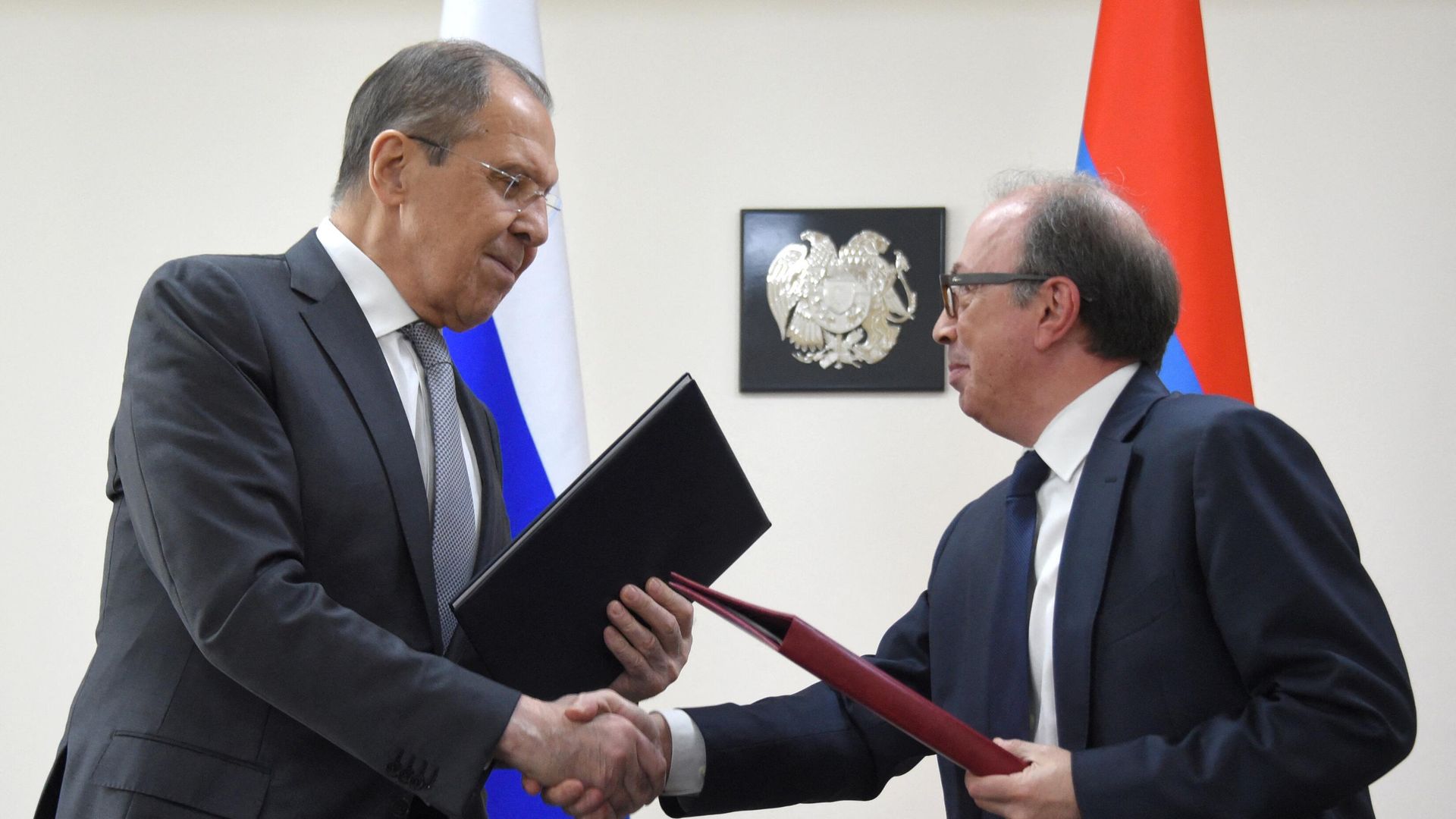 Министр иностранных дел РФ Сергей Лавров и министр иностранных дел Армении Ара Айвазян Министр иностранных дел РФ Сергей Лавров и министр иностранных дел Армении Ара Айвазян - РИА Новости, 1920, 07.07.2021