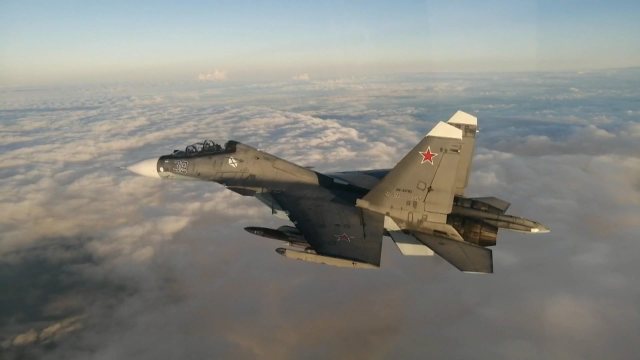 Истребители Су-30 сопроводили американский Boeing над Черным морем. Кадры Минобороны РФ Истребители Су-30 сопроводили американский Boeing над Черным морем. Кадры Минобороны РФ - РИА Новости, 1920, 07.07.2021