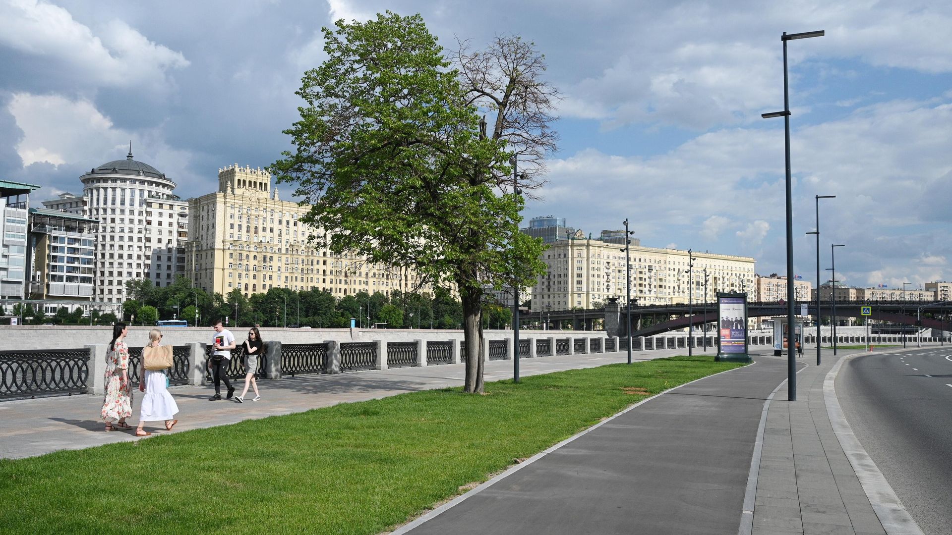 Набережная в Москве Набережная в Москве - РИА Новости, 1920, 01.06.2022
