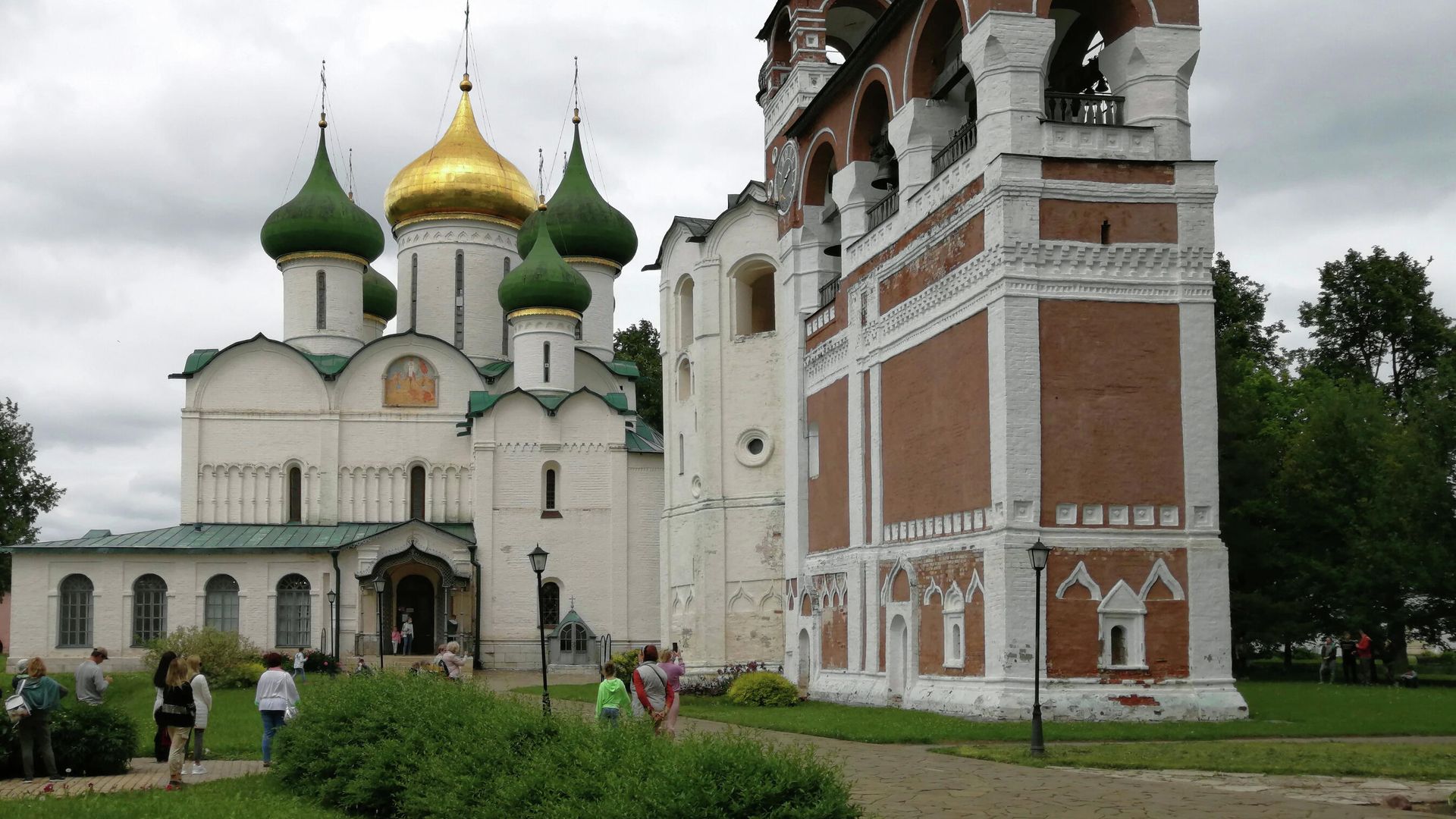 Суздаль. Спасо-Преображенский собор и Монастырская звонница Спасо-Ефимиева монастыря Суздаль. Спасо-Преображенский собор и Монастырская звонница Спасо-Ефимиева монастыря - РИА Новости, 1920, 29.06.2022
