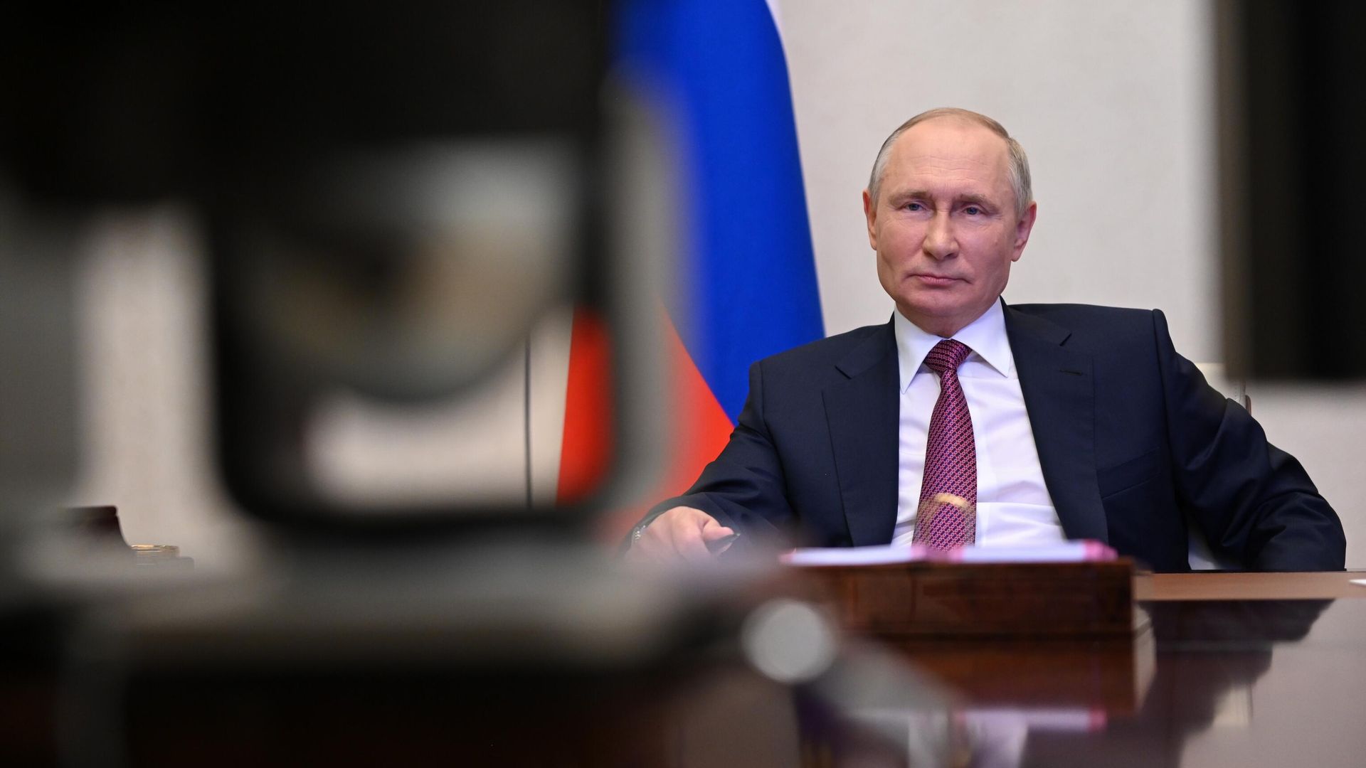 Президент РФ Владимир Путин в режиме видеоконференции проводит встречу с финалистами Всероссийского конкурса Большая перемена Президент РФ Владимир Путин в режиме видеоконференции проводит встречу с финалистами Всероссийского конкурса Большая перемена - РИА Новости, 1920, 13.07.2021