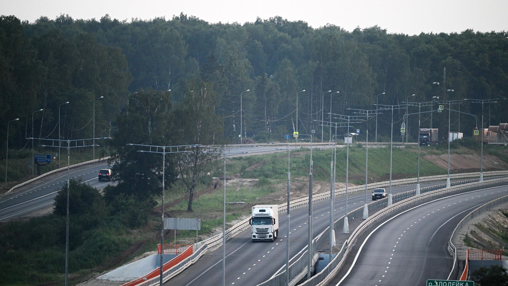 Движение автомобилей на ЦКАД в Москве Движение автомобилей на ЦКАД в Москве - РИА Новости, 1920, 20.05.2022