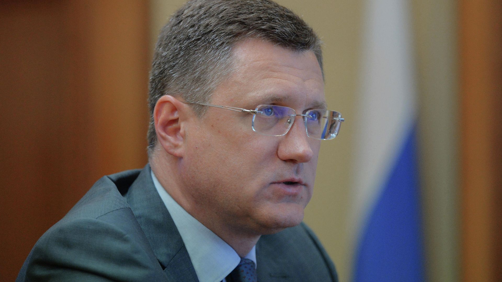 Заместитель председателя правительства РФ Александр Новак во время встречи с губернатором Ямало-Ненецкого автономного округа Дмитрием Артюховым Заместитель председателя правительства РФ Александр Новак во время встречи с губернатором Ямало-Ненецкого автономного округа Дмитрием Артюховым - РИА Новости, 1920, 02.09.2021