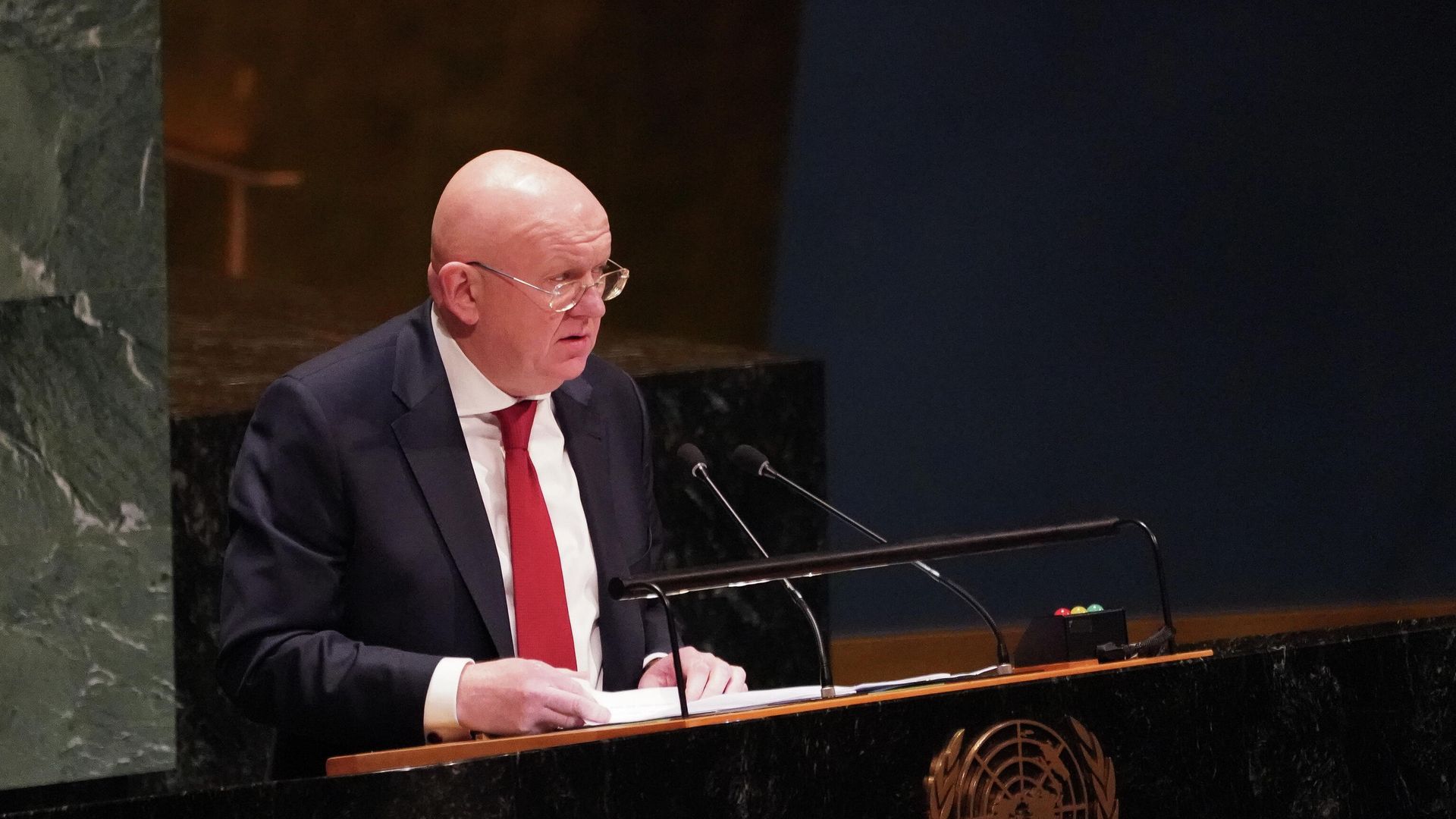 Постоянный представитель РФ при ООН Василий Небензя выступает на пленарном заседании Генеральной ассамблеи Организации Объединенных Наций в Нью-Йорке. - РИА Новости, 1920, 28.02.2022