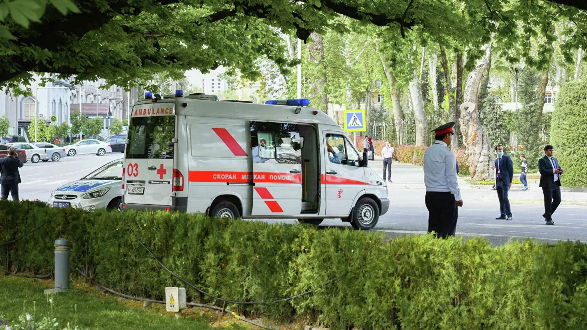 Сотрудники экстренных служб в Душанбе, Таджикистан Сотрудники экстренных служб в Душанбе, Таджикистан - РИА Новости, 1920, 18.08.2021