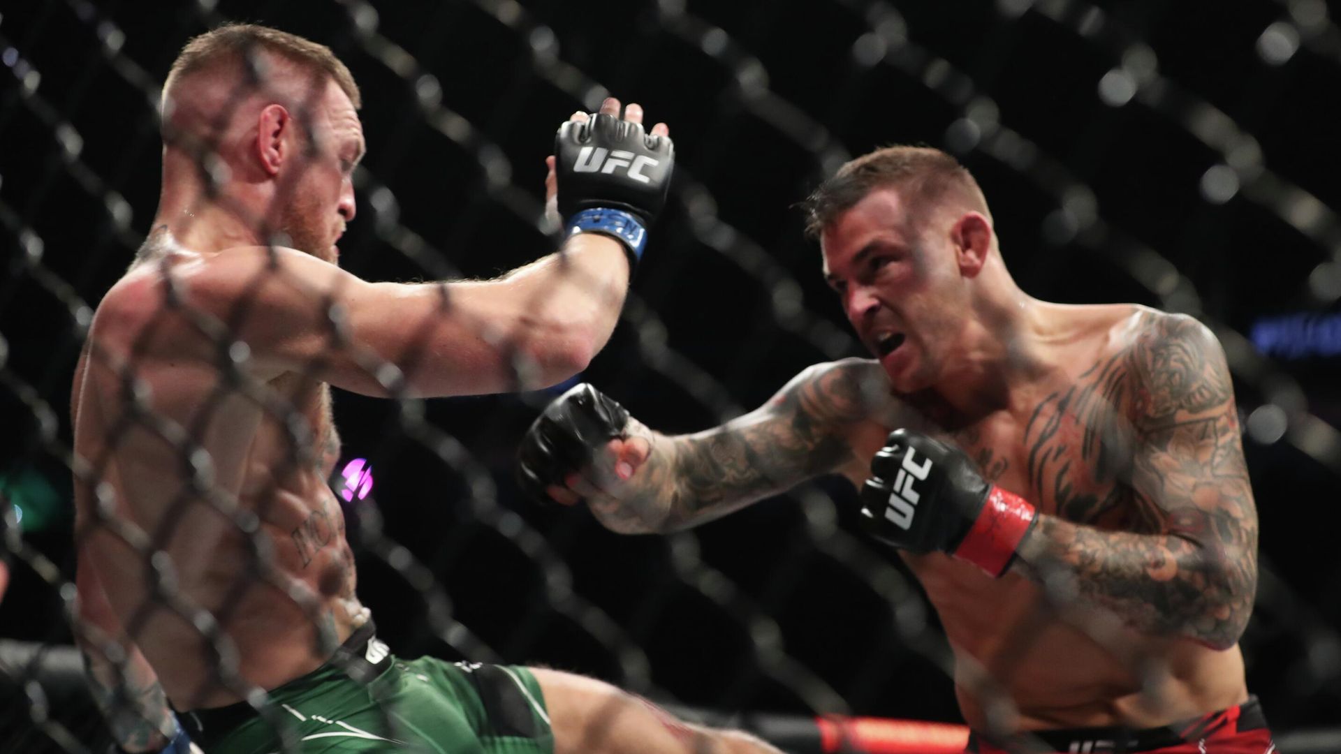 Бой между Конором Макгрегором и Дастином Порье на UFC 264 - РИА Новости, 1920, 01.12.2021