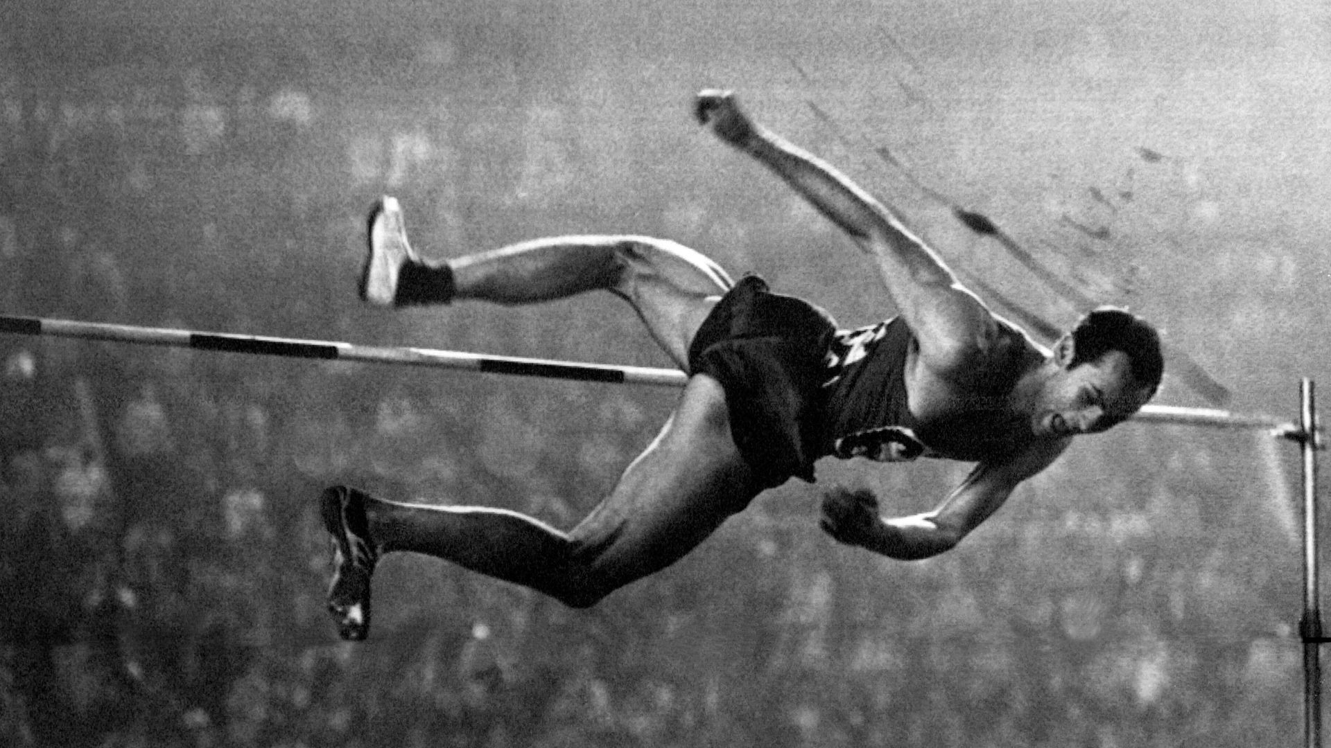 Валерий Брумель на Олимпийских играх 1964 года в Токио Валерий Брумель на Олимпийских играх 1964 года в Токио - РИА Новости, 1920, 12.07.2021