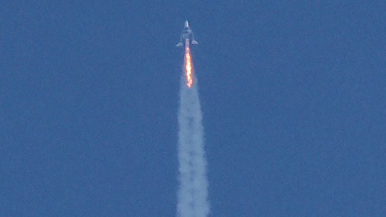 Старт космического корабля VSS Unity компании Virgin Galactic