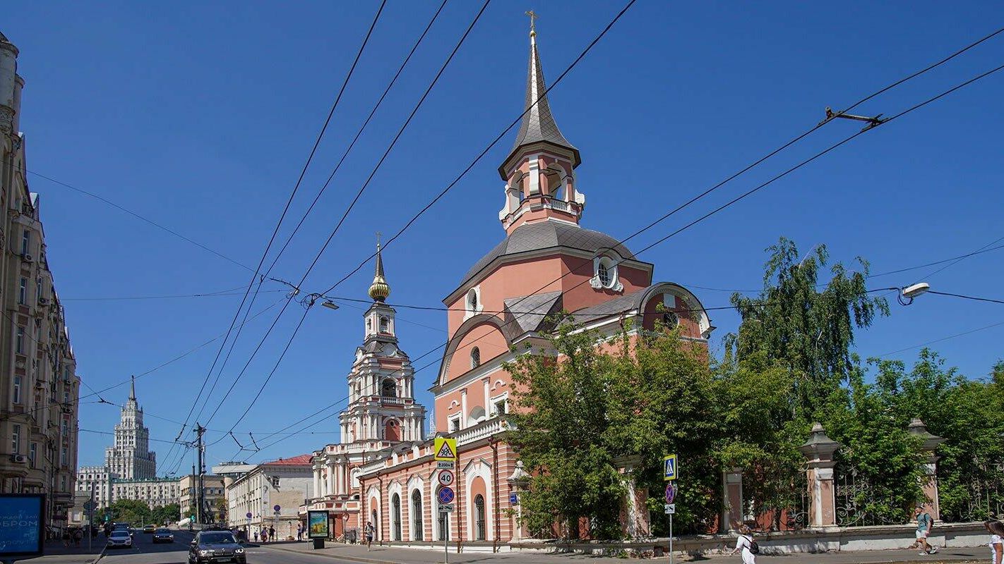 Церковь Апостолов Петра и Павла на Новой Басманной улице в Москве Церковь Апостолов Петра и Павла на Новой Басманной улице в Москве - РИА Новости, 1920, 13.07.2021
