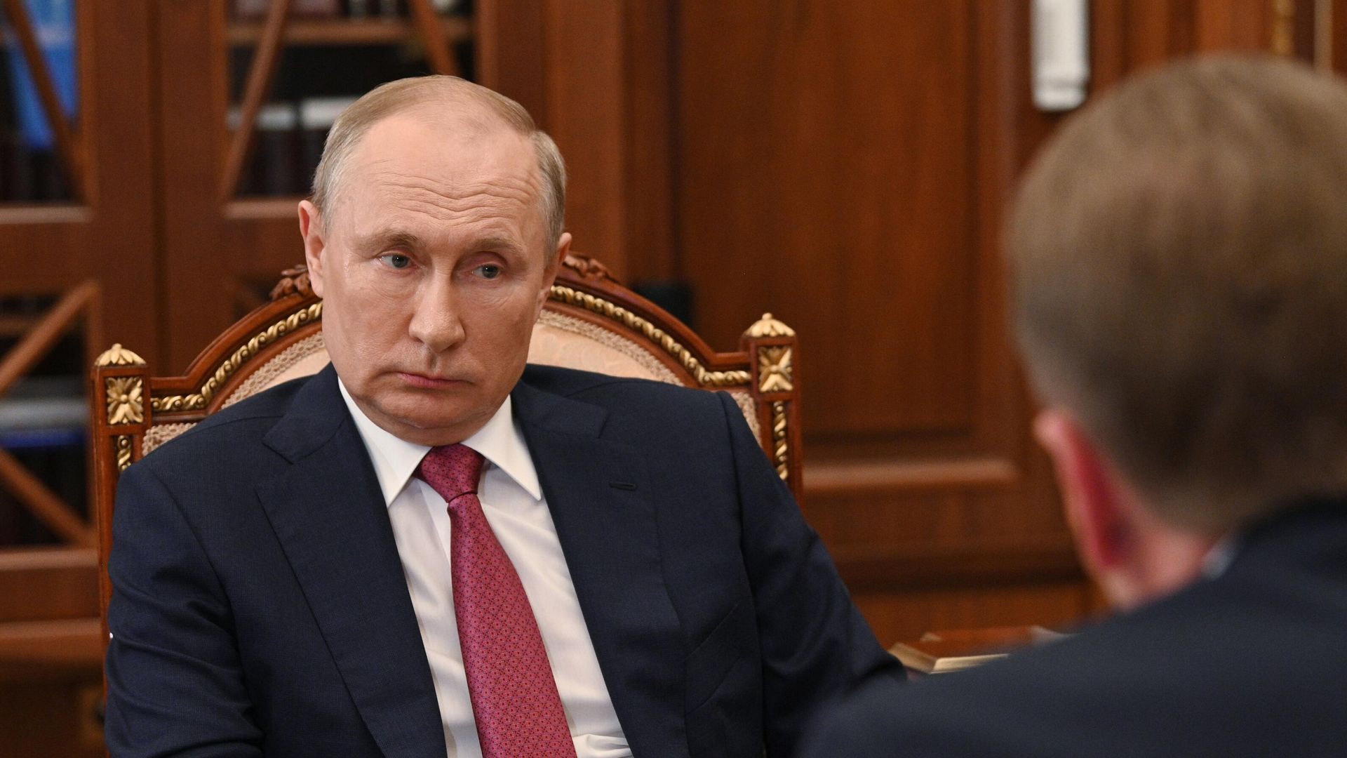 Президент РФ Владимир Путин во время встречи с председателем государственной корпорации развития ВЭБ.РФ Игорем Шуваловым Президент РФ Владимир Путин во время встречи с председателем государственной корпорации развития ВЭБ.РФ Игорем Шуваловым - РИА Новости, 1920, 15.07.2021