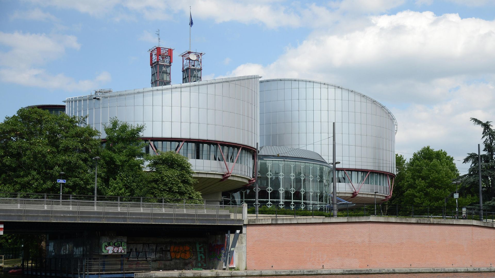 Здание Европейского суда по правам человека Здание Европейского суда по правам человека - РИА Новости, 1920, 18.07.2021