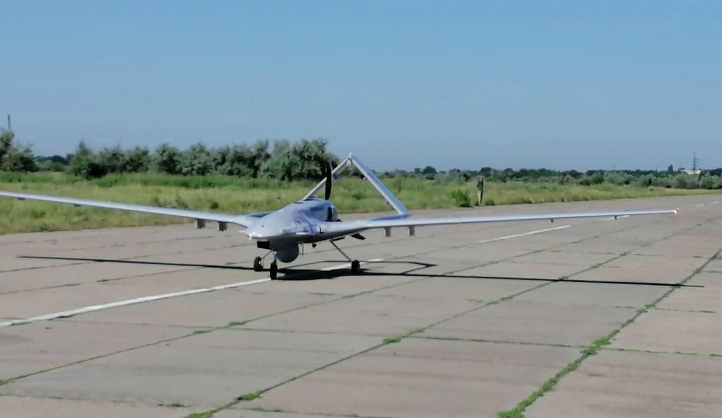 Турецкий ударный беспилотник Bayraktar TB2, полученный Украиной Турецкий ударный беспилотник Bayraktar TB2, полученный Украиной - РИА Новости, 1920, 25.06.2024