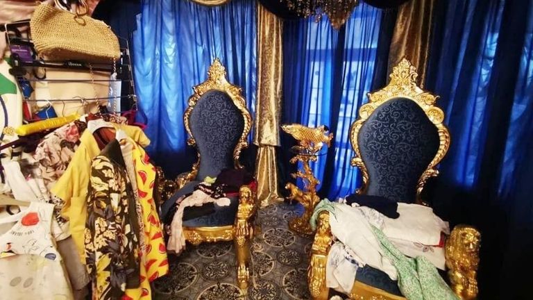 Одна из комнат в доме главы ГИБДД по Ставропольскому краю Алексея Сафонова Одна из комнат в доме главы ГИБДД по Ставропольскому краю Алексея Сафонова