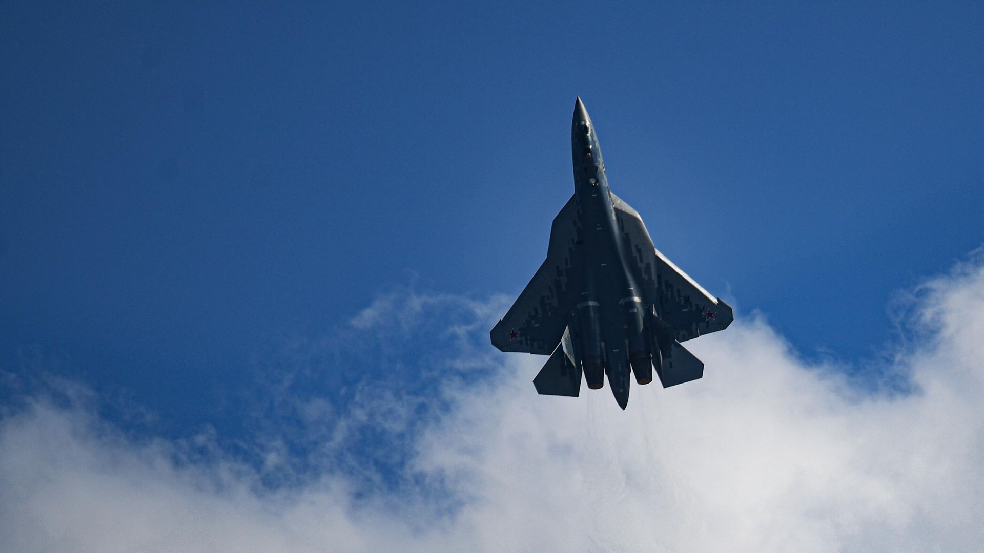 Многофункциональный истребитель пятого поколения Су-57 на Международном авиационно-космическом салоне МАКС-2021 - РИА Новости, 1920, 22.07.2021