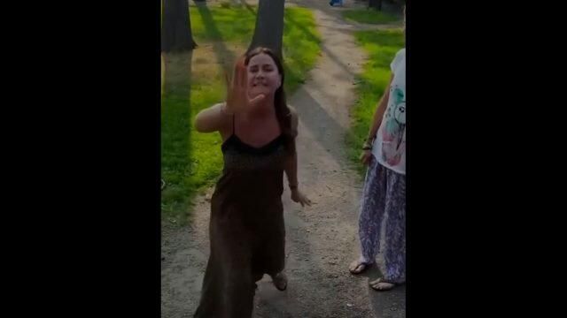 Конфликт бывшей жены Стаса Пьехи с соседкой по даче. Кадры из Instagram Конфликт бывшей жены Стаса Пьехи с соседкой по даче. Кадры из Instagram - РИА Новости, 1920, 21.07.2021