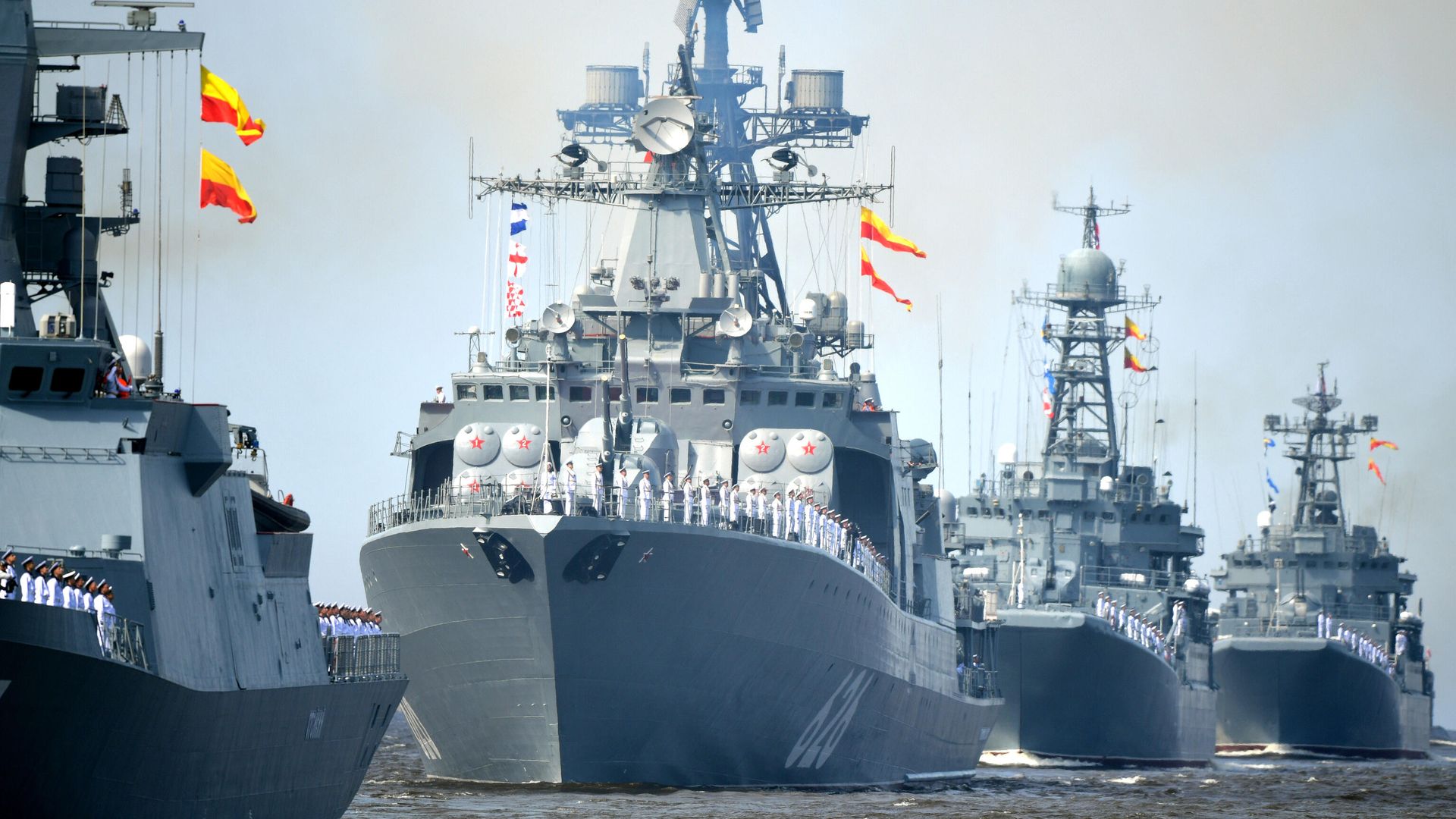 Корабли ВМФ России на репетиции парада в честь Дня военно-морского флота в Кронштадте Корабли ВМФ России на репетиции парада в честь Дня военно-морского флота в Кронштадте - РИА Новости, 1920, 24.07.2021