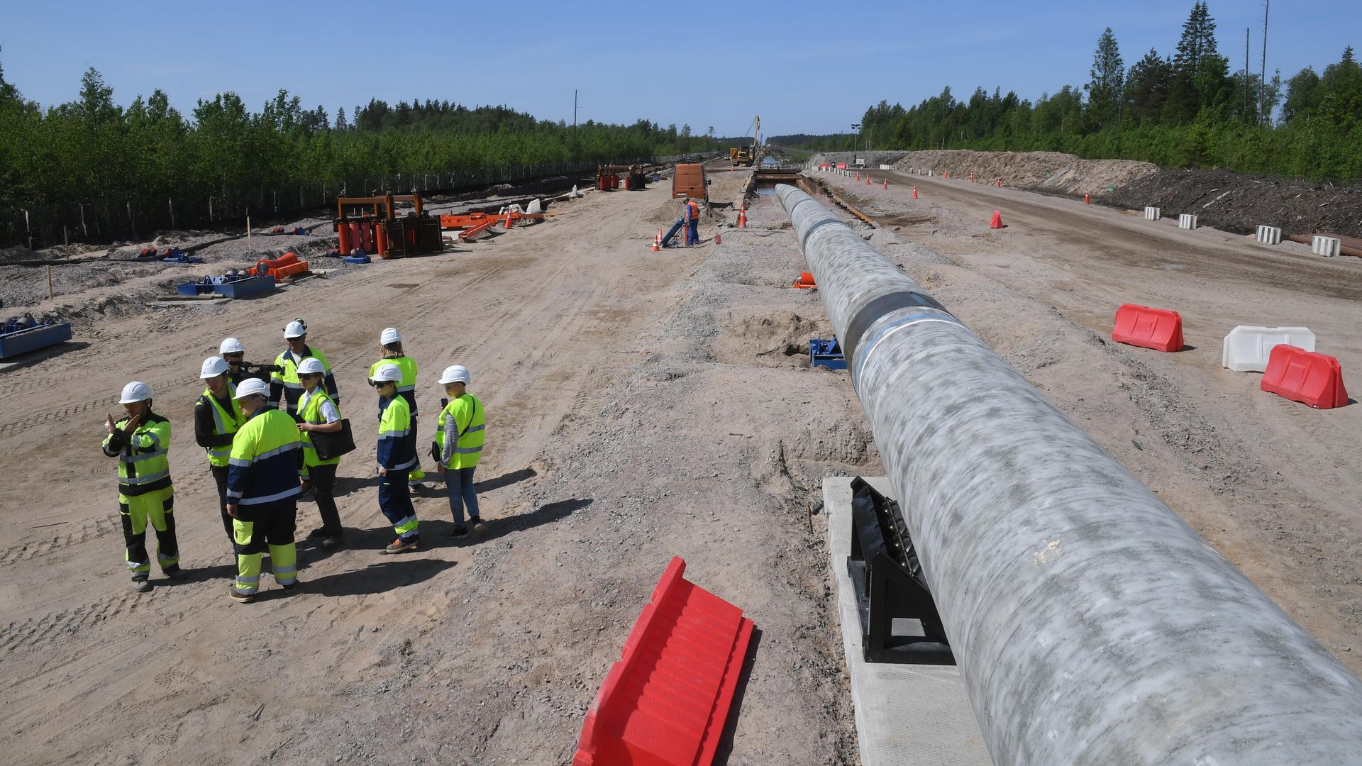 Рабочие на участке строительства газопровода Северный поток-2 в Ленинградской области Рабочие на участке строительства газопровода Северный поток-2 в Ленинградской области - РИА Новости, 1920, 09.10.2021