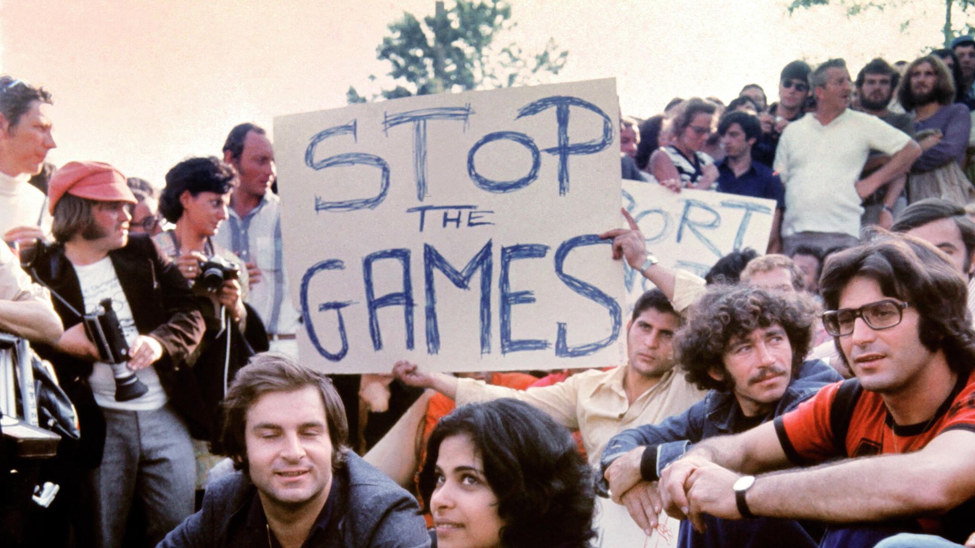 Протесты во время Олимпиады-1972 в Мюнхене после теракта Протесты во время Олимпиады-1972 в Мюнхене после теракта - РИА Новости, 1920, 22.07.2021