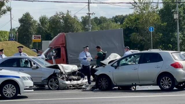Кадры с места аварии на Кутузовском проспекте Кадры с места аварии на Кутузовском проспекте - РИА Новости, 1920, 25.07.2021