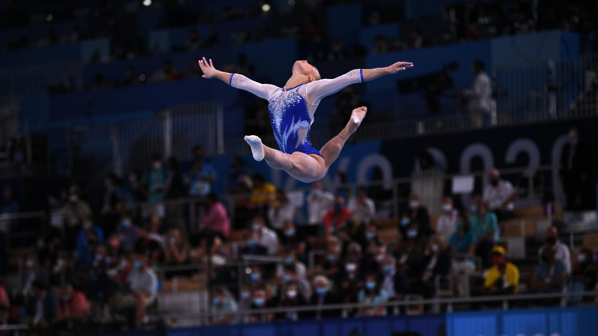 Российская спортсменка, член сборной России (команда ОКР) Ангелина Мельникова выполняет упражнения на бревне в командном многоборье среди женщин на соревнованиях по спортивной гимнастике на XXXII летних Олимпийских играх в Токио. Российская спортсменка, член сборной России (команда ОКР) Ангелина Мельникова выполняет упражнения на бревне в командном многоборье среди женщин на соревнованиях по спортивной гимнастике на XXXII летних Олимпийских играх в Токио. - РИА Новости, 1920, 28.07.2021
