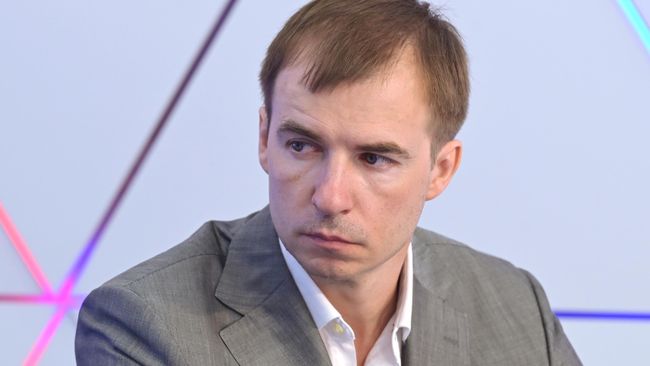 Старший тренер сборной России (сабля, мужчины и женщины) Дмитрий Глотов во время пресс-конференции Федерации фехтования России, посвященной подготовке к Олимпиаде - 2020, в Международном мультимедийном пресс-центре МИА Россия сегодня в Москве.