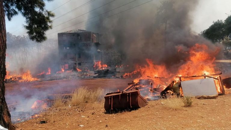 Лесной пожар в Анталье, Турция Лесной пожар в Анталье, Турция