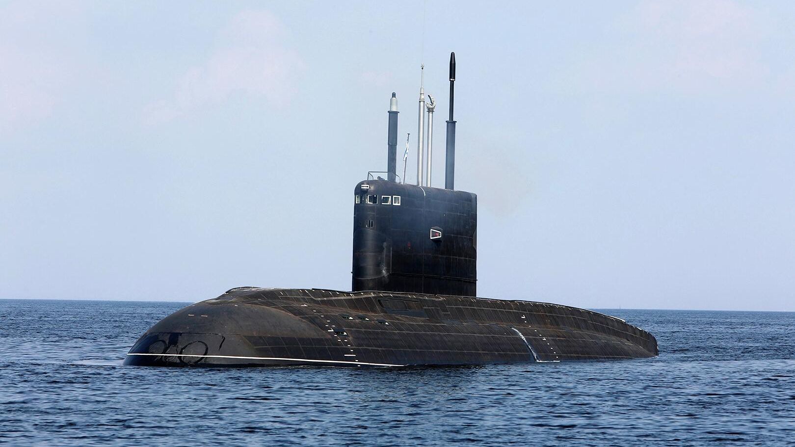Дизель-электрическая подводная лодка Магадан во время морской части заводских ходовых испытаний в полигонах Балтийского флота Дизель-электрическая подводная лодка Магадан во время морской части заводских ходовых испытаний в полигонах Балтийского флота - РИА Новости, 1920, 12.10.2021