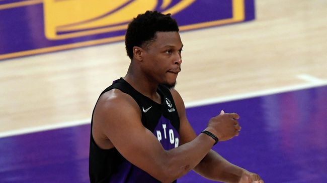 LOS ANGELES, CA - MAY 02: Kyle Lowry #7 of the Toronto Raptors celebrates after scoring a three point basket against the Los Angeles Lakers during the second half at Staples Center on May 2, 2021 in Los Angeles, California. NOTE TO USER: User expressly acknowledges and agrees that, by downloading and or using this photograph, User is consenting to the terms and conditions of the Getty Images License Agreement. Kevork Djansezian/Getty Images/AFP (Photo by KEVORK DJANSEZIAN / GETTY IMAGES NORTH AMERICA / Getty Images via AFP) LOS ANGELES, CA - MAY 02: Kyle Lowry #7 of the Toronto Raptors celebrates after scoring a three point basket against the Los Angeles Lakers during the second half at Staples Center on May 2, 2021 in Los Angeles, California. NOTE TO USER: User expressly acknowledges and agrees that, by downloading and or using this photograph, User is consenting to the terms and conditions of the Getty Images License Agreement. Kevork Djansezian/Getty Images/AFP (Photo by KEVORK DJANSEZIAN / GETTY IMAGES NORTH AMERICA / Getty Images via AFP)