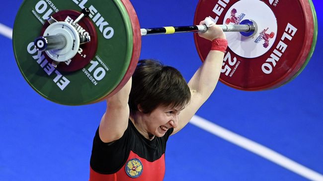 Тяжелоатлетка Кристина Соболь (Россия)