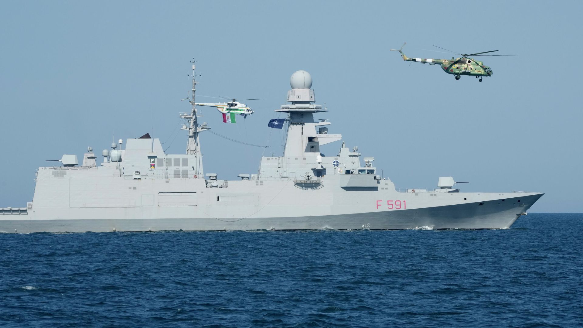 Итальянский фрегат Вирджинио Фазан принимает участие в учениях Sea Breeze-2021 в Черном море - РИА Новости, 1920, 09.12.2021
