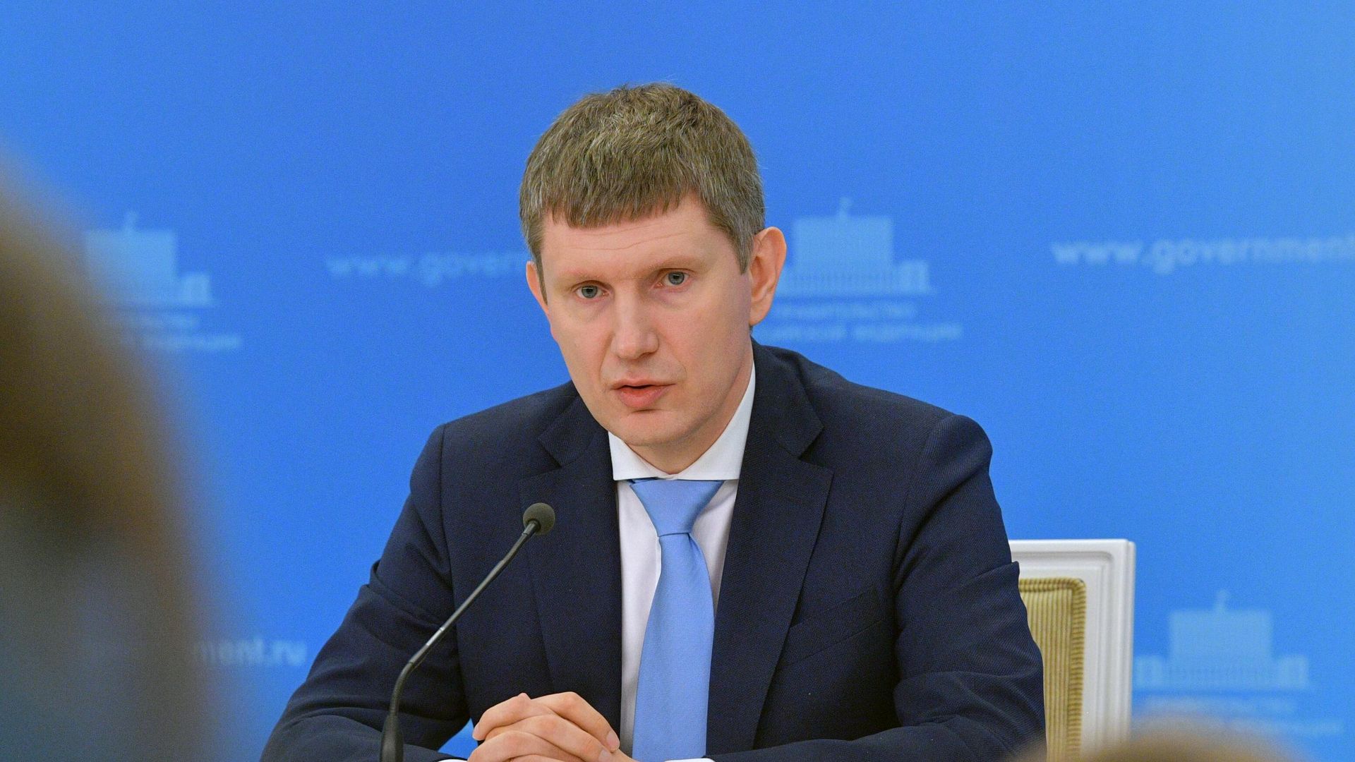 Министр экономического развития РФ Максим Решетников во время брифинга Министр экономического развития РФ Максим Решетников во время брифинга - РИА Новости, 1920, 21.09.2021