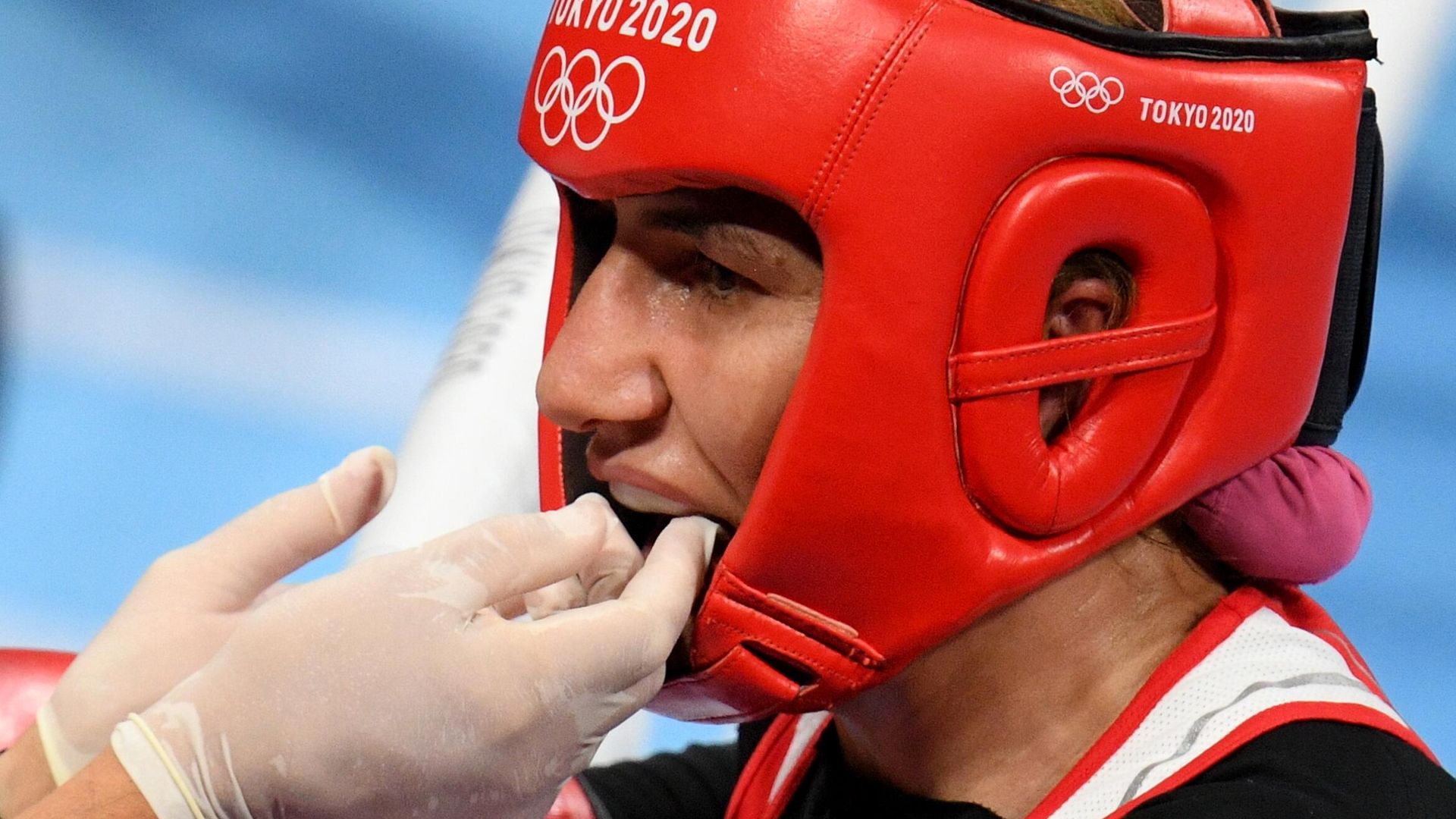 Российская спортсменка, член сборной России (команда ОКР) Зенфира Магомедалиева в полуфинальном поединке соревнований по боксу среди женщин в весовой категории до 75 кг против Ли Цянь (КНР) на XXXII летних Олимпийских играх в Токио. Российская спортсменка, член сборной России (команда ОКР) Зенфира Магомедалиева в полуфинальном поединке соревнований по боксу среди женщин в весовой категории до 75 кг против Ли Цянь (КНР) на XXXII летних Олимпийских играх в Токио. - РИА Новости, 1920, 06.08.2021