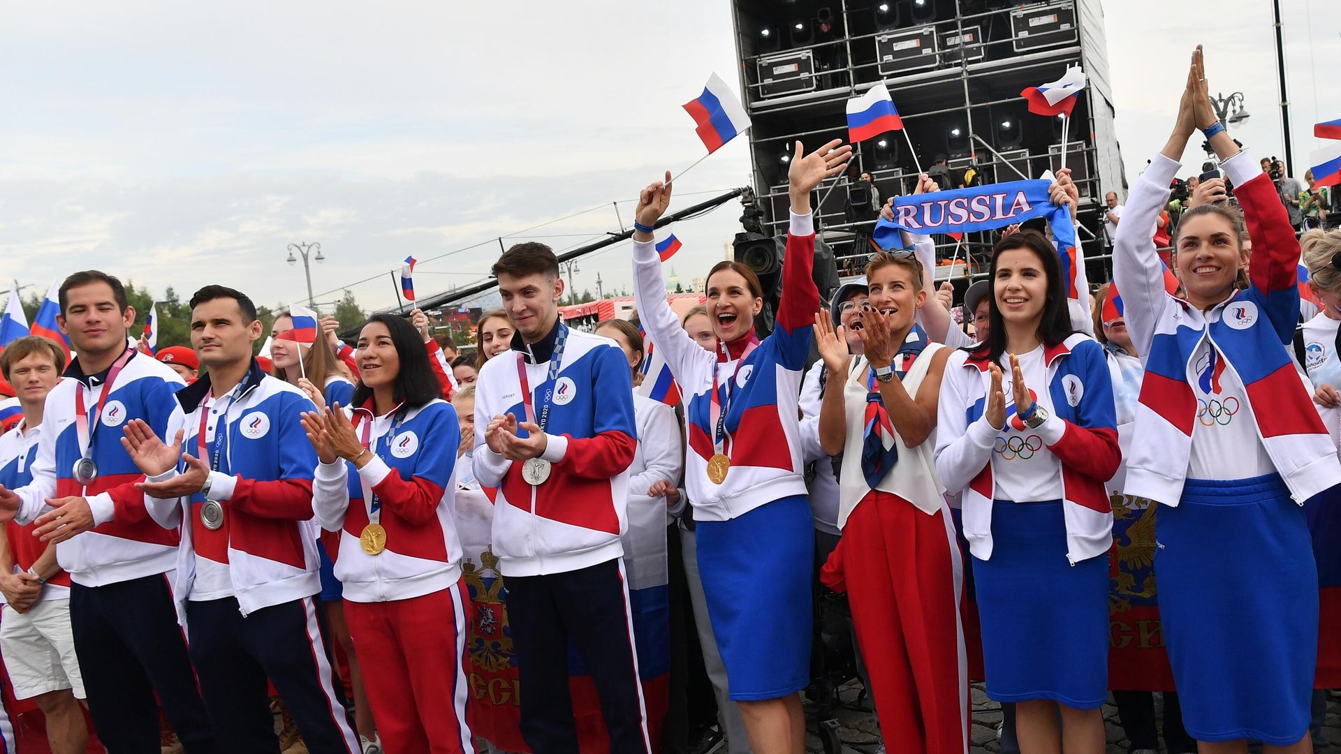 Российские спортсмены, члены сборной России (команда ОКР) на концерте в честь российских спортсменов, выступавших на XXXII летних Олимпийских играх в Токио - РИА Новости, 1920, 10.09.2021