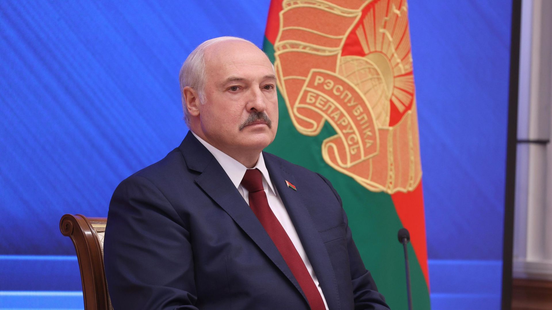 Президент Белоруссии Александр Лукашенко во время встречи с журналистами, представителями общественности, экспертного и медийного сообщества Президент Белоруссии Александр Лукашенко во время встречи с журналистами, представителями общественности, экспертного и медийного сообщества - РИА Новости, 1920, 01.09.2021
