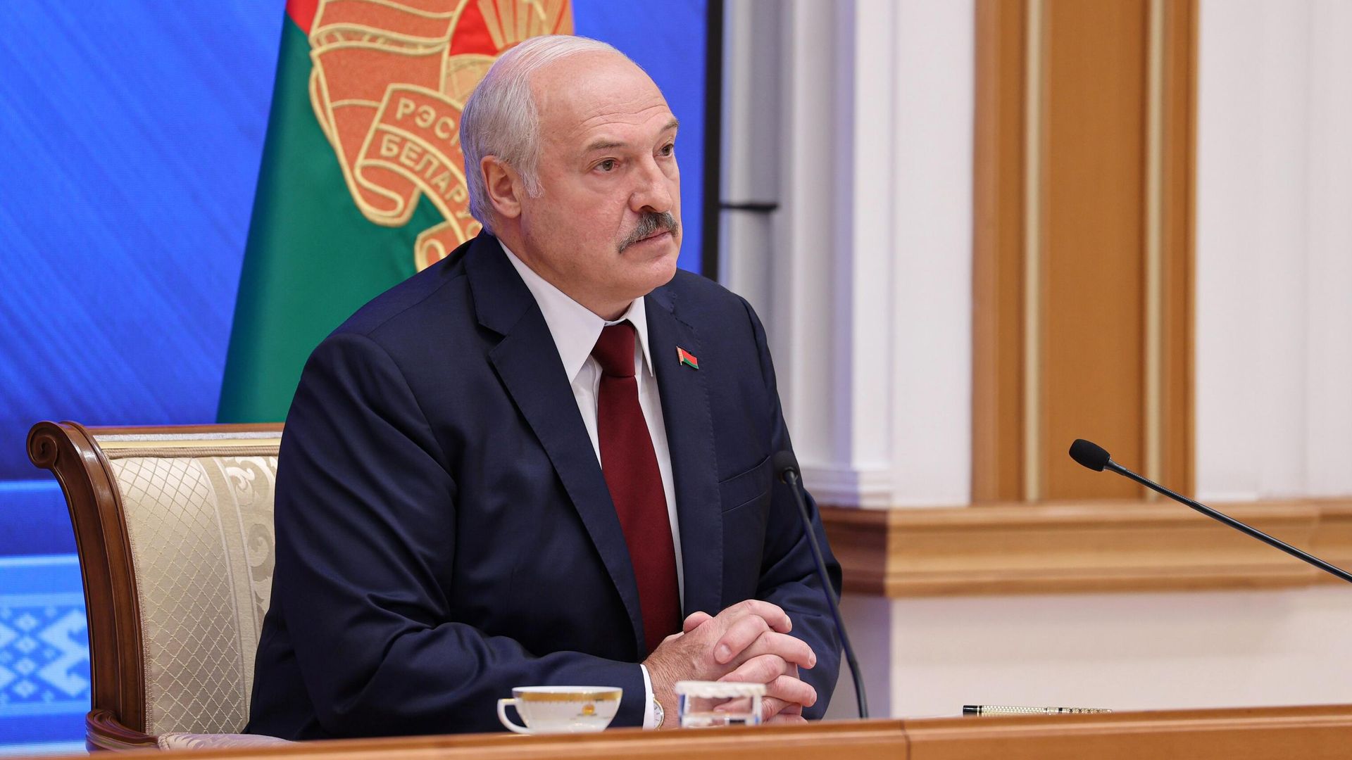 Президент Белоруссии Александр Лукашенко во время встречи с журналистами, представителями общественности, экспертного и медийного сообщества - РИА Новости, 1920, 04.11.2021