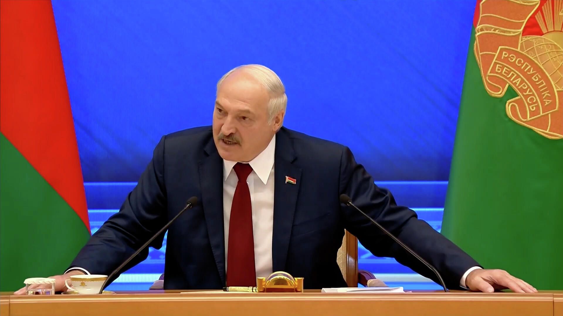 Головой Путина думаю — Лукашенко ответил на вопрос о вождении Белоруссии в состав РФ Головой Путина думаю — Лукашенко ответил на вопрос о вождении Белоруссии в состав РФ - РИА Новости, 1920, 09.08.2021