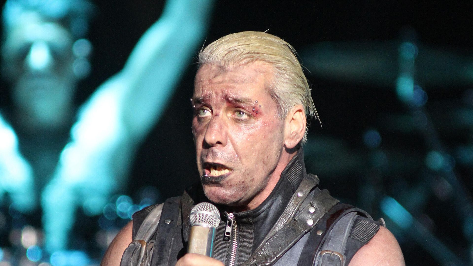 Солист немецкой группы Rammstein Тиль Линдеманн во время концерта - РИА Новости, 1920, 29.05.2023