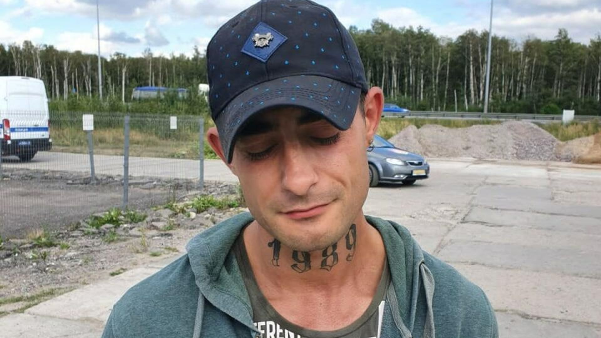 Подозреваемый в проникновении на территорию детского сада в Кудрово Ленинградской области Подозреваемый в проникновении на территорию детского сада в Кудрово Ленинградской области - РИА Новости, 1920, 09.08.2021