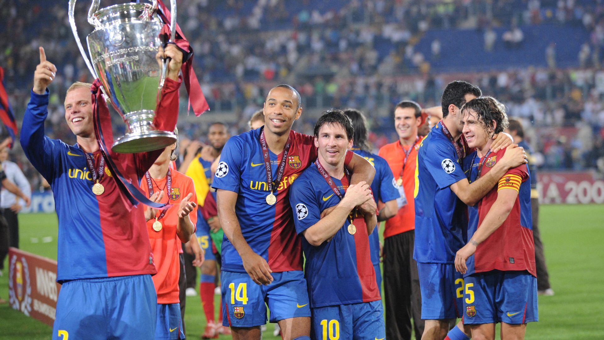 Барселона празднует победу в Лиге чемпионов сезона-2008/09 Барселона празднует победу в Лиге чемпионов сезона-2008/09 - РИА Новости, 1920, 10.08.2021