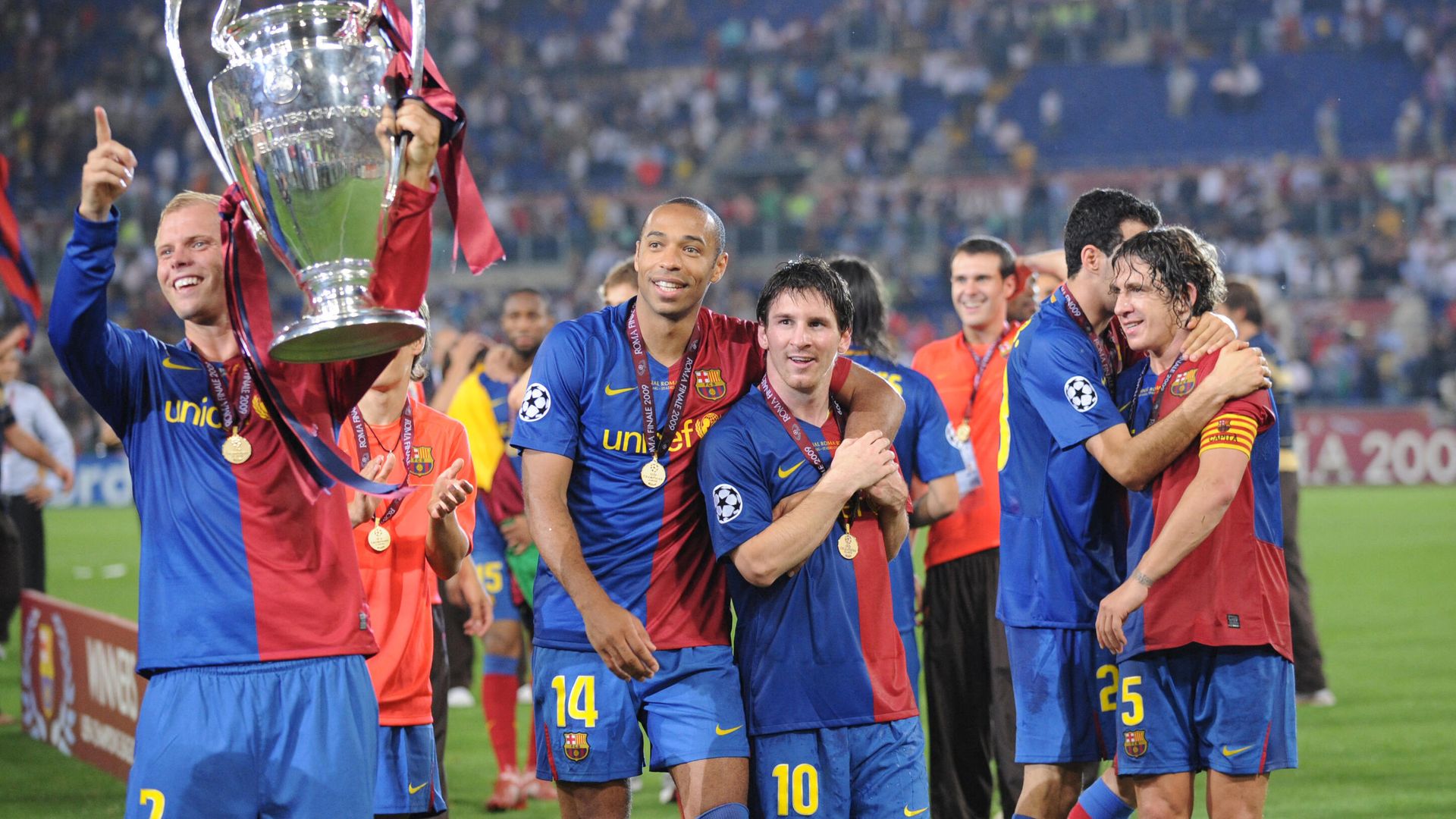 Барселона празднует победу в Лиге чемпионов сезона-2008/09 Барселона празднует победу в Лиге чемпионов сезона-2008/09 - РИА Новости, 1920, 10.08.2021