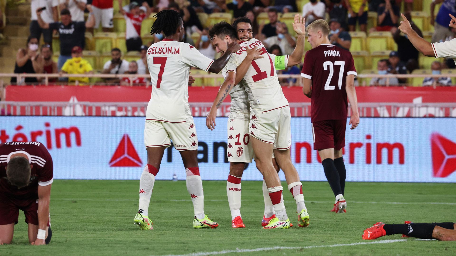 Monaco's Russian midfielder Aleksandr Golovin (C) celebrates with teammates after he scored a second goal during the Champions League match Q3 football match between AS Monaco and AC Sparta Praha at Louis II stadium in Monaco, on August 10, 2021. (Photo by Valery HACHE / AFP) Monaco's Russian midfielder Aleksandr Golovin (C) celebrates with teammates after he scored a second goal during the Champions League match Q3 football match between AS Monaco and AC Sparta Praha at Louis II stadium in Monaco, on August 10, 2021. (Photo by Valery HACHE / AFP) - РИА Новости, 1920, 10.08.2021