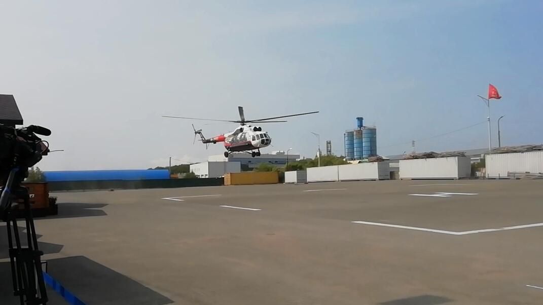 Вертолет Ми-8Т доставил в Петропавловск-Камчатский пострадавших при падении вертолета Ми-8 на Камчатке Вертолет Ми-8Т доставил в Петропавловск-Камчатский пострадавших при падении вертолета Ми-8 на Камчатке - РИА Новости, 1920, 12.08.2021