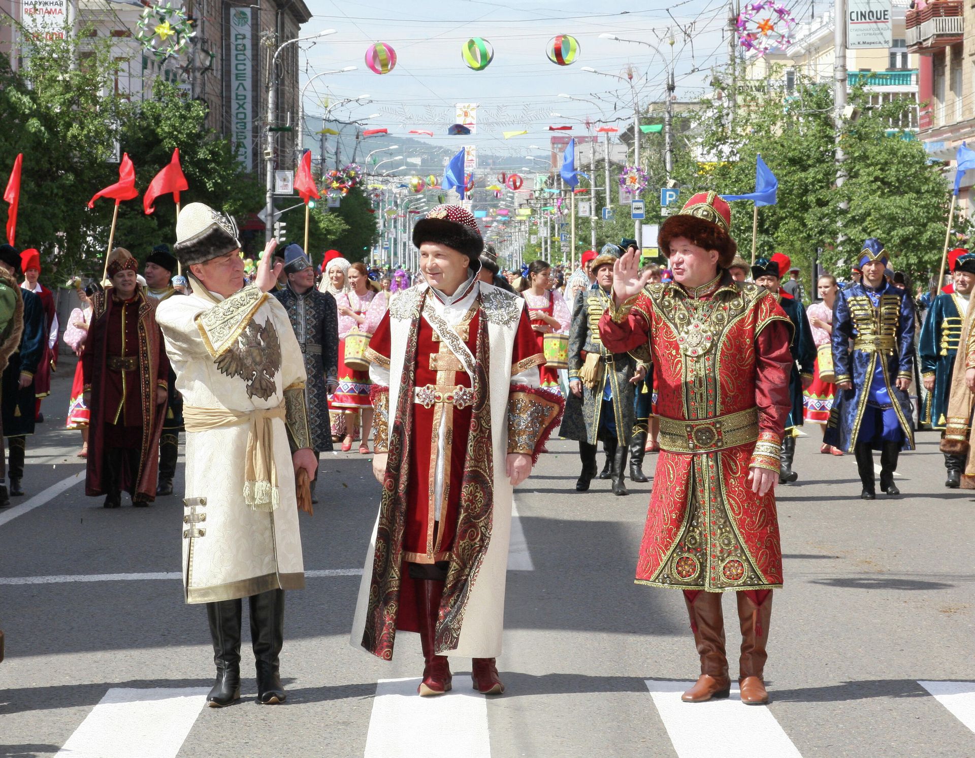 Мэр Красноярска Петр Пимашков (в центре) во время празднования 380-летия Красноярска Мэр Красноярска Петр Пимашков (в центре) во время празднования 380-летия Красноярска - РИА Новости, 1920, 12.08.2021