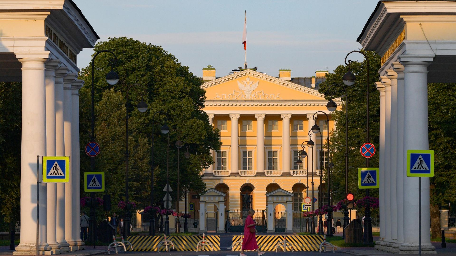 Здание Правительства в Санкт-Петербурге Здание Правительства в Санкт-Петербурге - РИА Новости, 1920, 24.09.2021