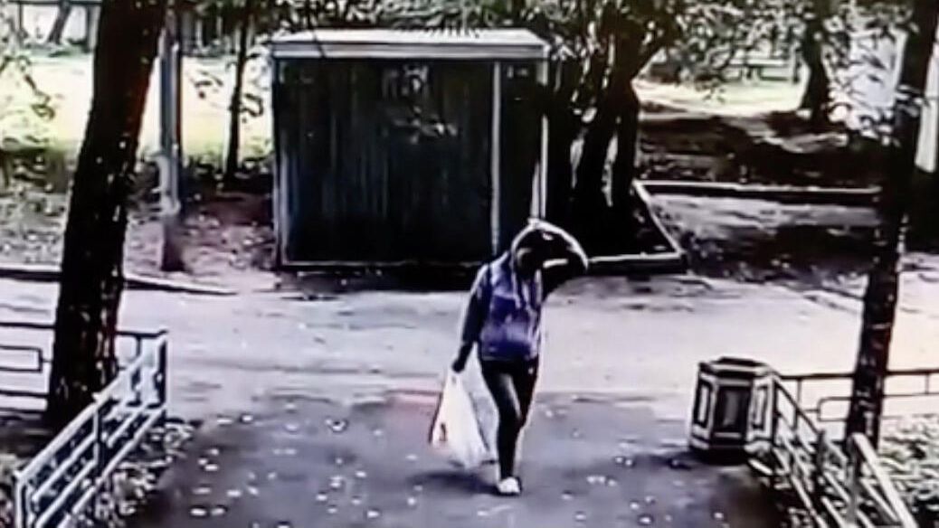 Установлена личность женщины, оставившей новорождённого мальчика во дворе города Москвы Установлена личность женщины, оставившей новорождённого мальчика во дворе города Москвы - РИА Новости, 1920, 13.08.2021