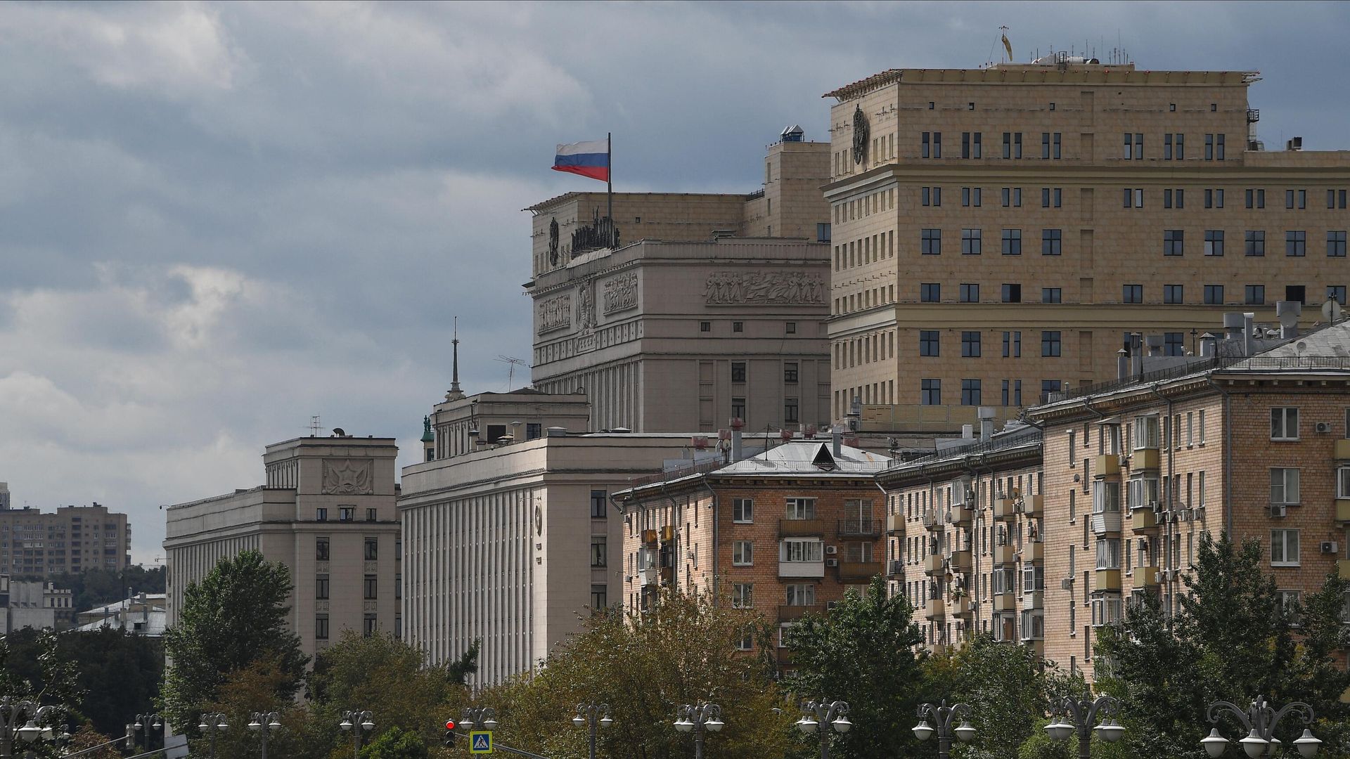 Здание Министерства обороны Российской Федерации на Фрунзенской набережной в Москве Здание Министерства обороны Российской Федерации на Фрунзенской набережной в Москве - РИА Новости, 1920, 24.08.2021
