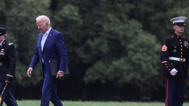 Президент США Джо Байден перед заявлением по Афганистану в Вашингтоне, США