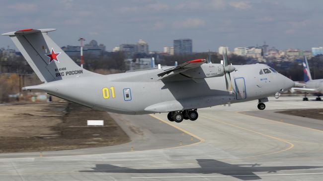 Полет нового российского военно-транспортного самолета Ил-112В Полет нового российского военно-транспортного самолета Ил-112В